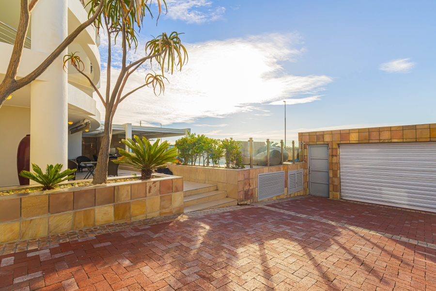To Let 4 Bedroom Property for Rent in Mouille Point Western Cape